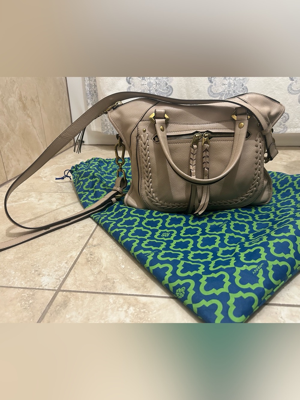 Oryany Sarah Satchel